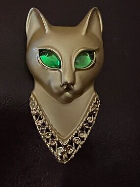 Vintage signed AJC Egyptian revival cat with mesmerizing eyes brooch pin